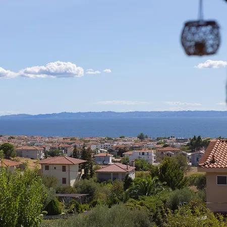 Costa's House Holiday home *