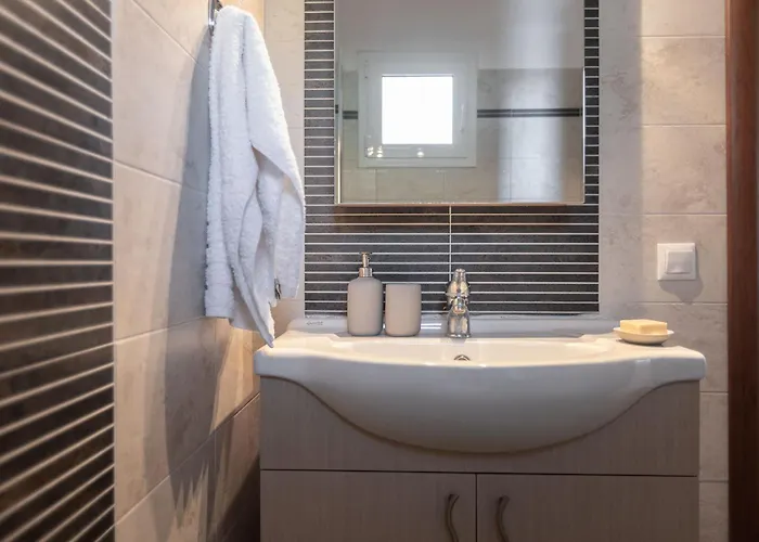 Costa's House * ניקיטי